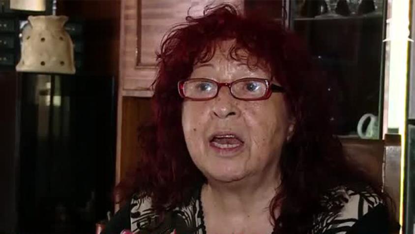 Mujer de 82 años denuncia que le deben 3 años de arriendo
