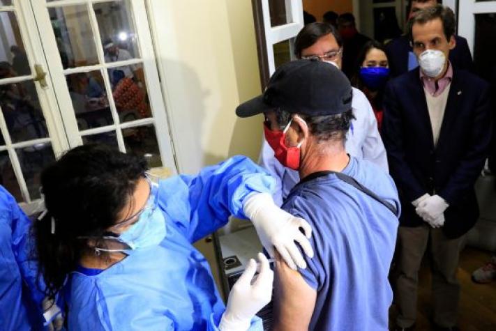 Vacuna Covid-19 en Chile: Habla el primer voluntario en recibir la dosis