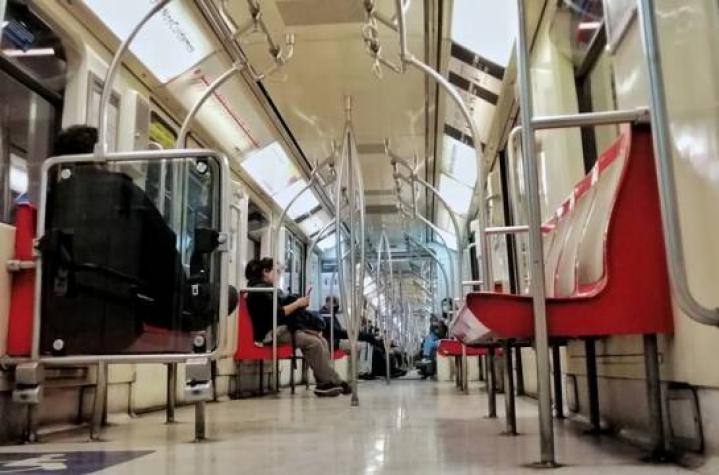 Adelanto del toque de queda: Metro modifica su horario