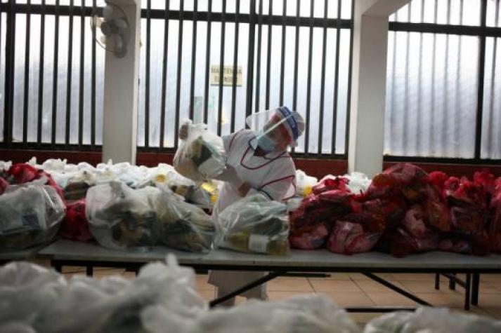 Comenzó el reparto de las canastas de alimentos Junaeb: qué contienen las cajas