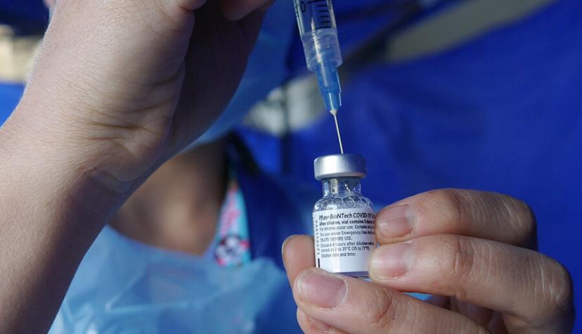 Vecinos denuncian falta de vacunas Pfizer en Puente Alto