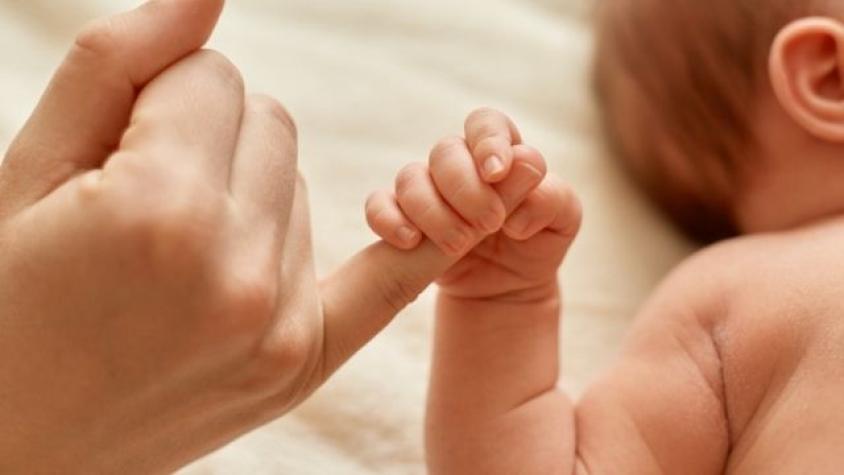 Es pomulgada nueva ley que permite invertir el orden de los apellidos