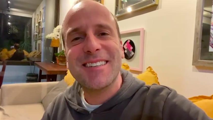 Stefan Kramer sorprende a Leo Caprile con saludo en De Tú a Tú