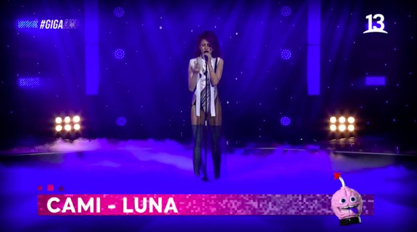 Cami deleitó con su último éxito "Luna" en Giga Awards