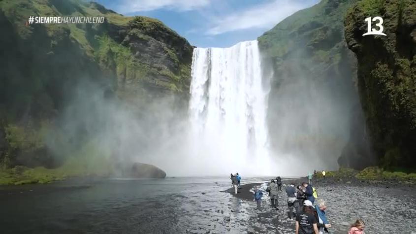  Conoce la espectacular cascada de Skógafoss y las termas de Reykjadalur