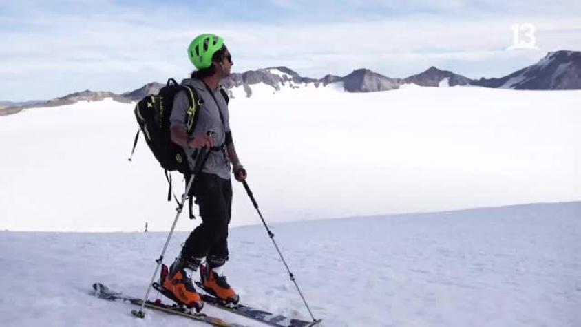 Claudio Iturra subió el Volcán Sollipulli con esquís puestos 