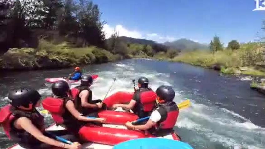Claudio Iturra practicó rafting extremo en el Salto Truful Truful