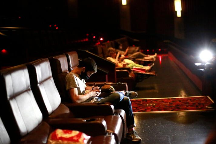 ¿Cuántas personas podrán ir al cine? Conoce aquí los nuevos aforos