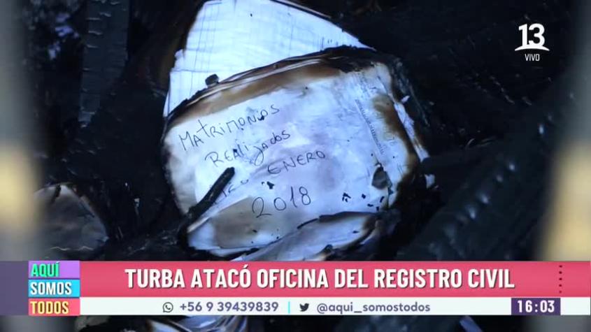 Registro Civil de Puente Alto sufrió ataque incendiario en manifestaciones 