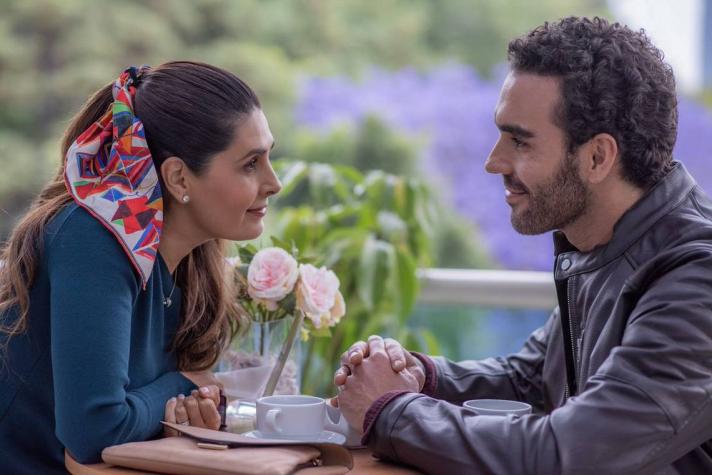 Canal 13 estrenará “Si nos dejan”: teleserie abordará el romance entre una mujer mayor y un hombre menor
