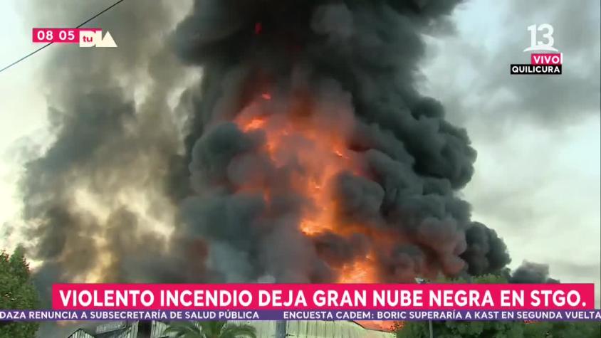 ¿Es tóxico el humo de incendio en Quilicura?: Especialistas resolvieron dudas 