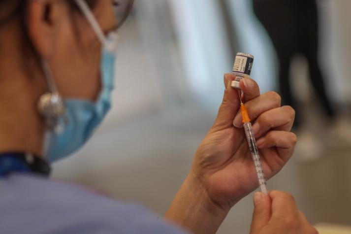 Minsal confirmó conversaciones para adquirir dosis de Moderna antes de marzo