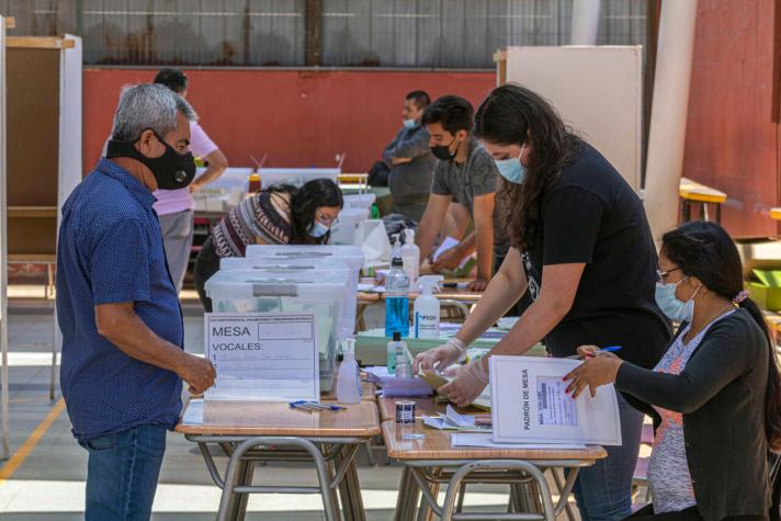 ¡Insólito! Elector se llevó voto de local en Valparaíso