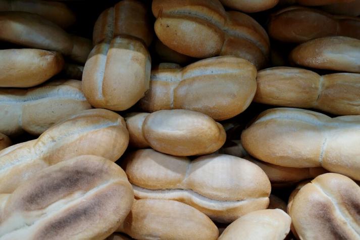 Diputados presentan proyecto para bajar precio del pan y derivados del trigo