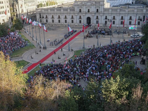 Multitudinario recibimiento al presidente Gabriel Boric
