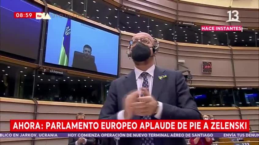 Parlamento europeo aplaude de pie a Zelenski