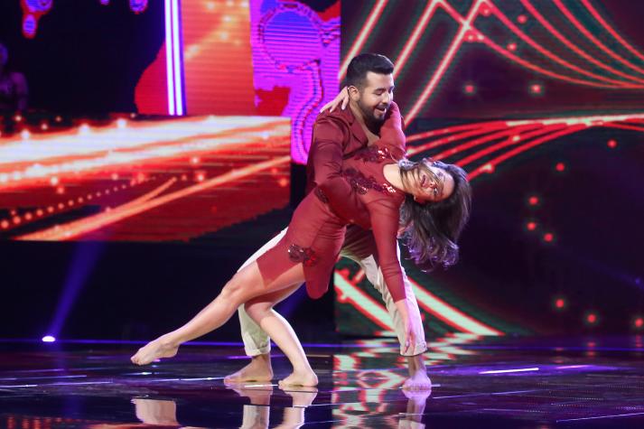 Leticia Zamorano debutó con romántico adagio