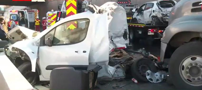 Grave accidente en Maipú: 13 vehículos involucrados en choque múltiple