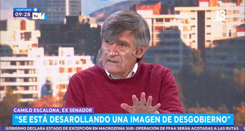 Camilo Escalona afirmó que "extrema derecha y extrema izquierda" quieren debilitar el gobierno