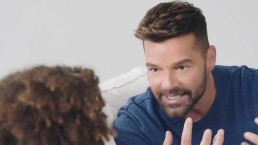 No salió como esperaba: Hombre pasó por 30 cirugías para parecerse a Ricky Martin 