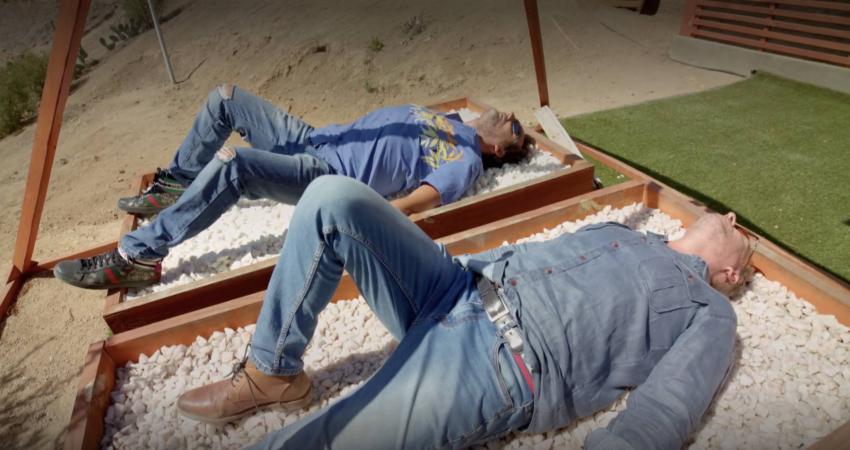 Las llamativas camas de cuarzo en la casa de Daniel Fuenzalida