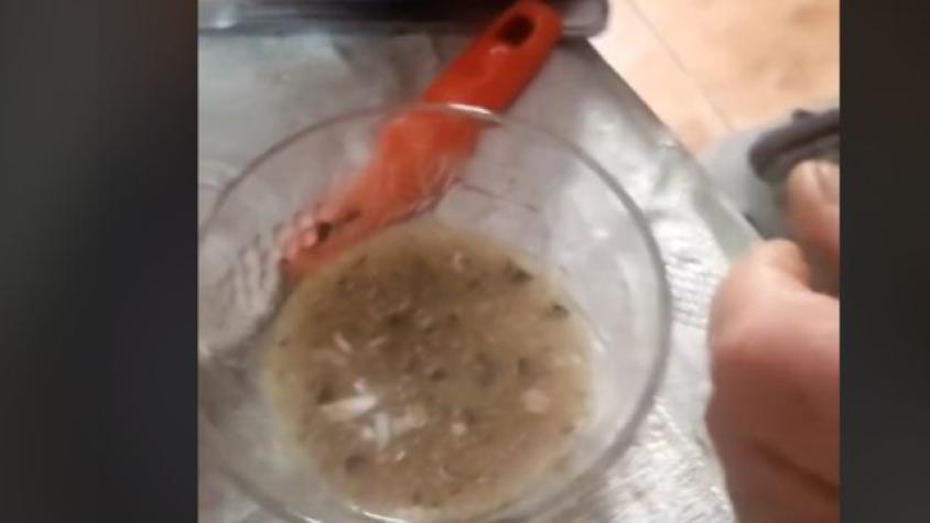 “Ahí quedó la crema": Abuelito compró tarro de durazno pero adentro había jurel 