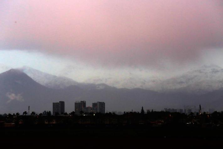 Nuevo sistema frontal: ¿A qué hora comenzará a llover en Santiago? 