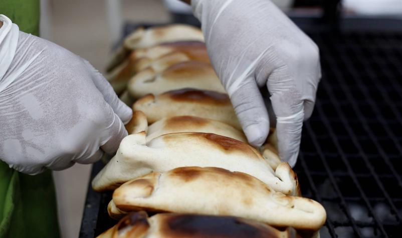 Comerciante proyecta alza en precios de las fondas: empanadas a $5 mil y terremotos a $6 mil 
