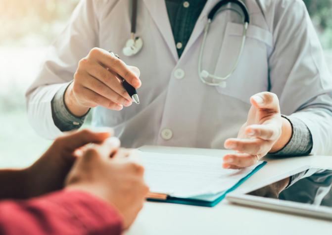 Le dieron dos días de licencia médica y él le añadió "1" para tomarse 21 días