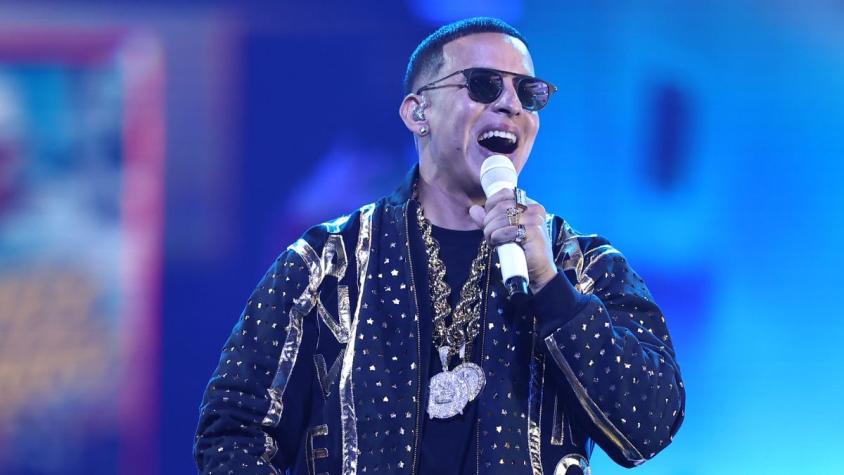Conocido cantante urbano chileno será el encargado de abrir los tres shows de Daddy Yankee 