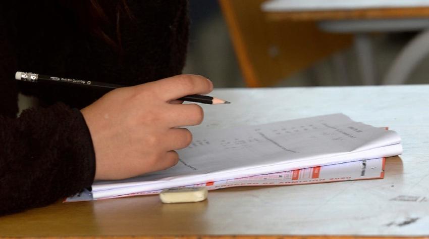 "Dormía cuatro horas diarias": Joven alcanzó triple puntaje regional en la PAES