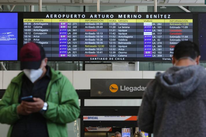 Aeropuerto de Iquique tuvo que ser evacuado tras falsa alarma de bomba: Bromista fue detenido