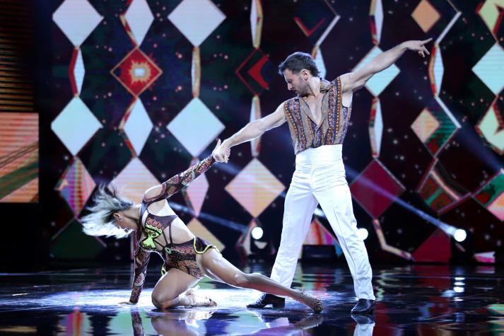 Tomás González sorprendió con aplaudida coreografía al ritmo de la salsa 