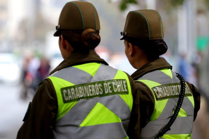 ¿En qué momento ingresaron las mujeres a Carabineros de Chile?
