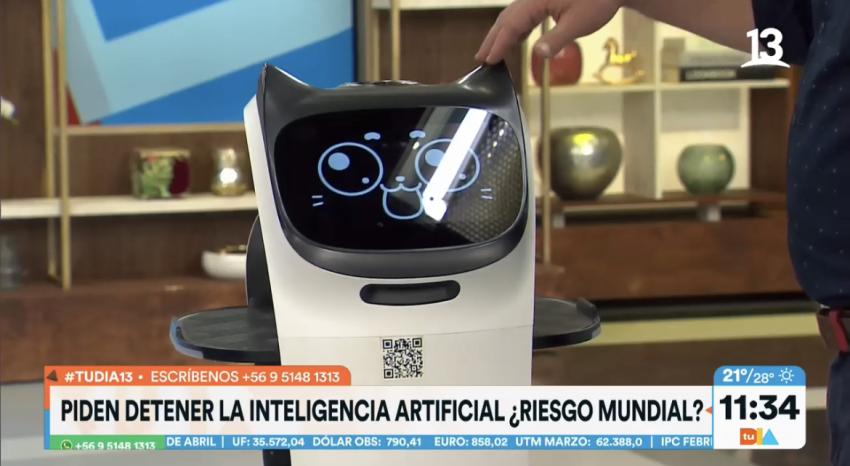 Repe y Pri conocieron a “BellaBot” el robot mesero ¡Les trajo café!