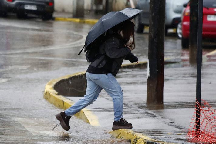 ¿Las primeras lluvias del año? Sistema frontal se acerca a Santiago