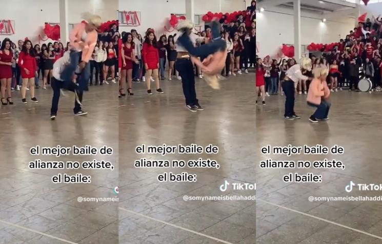 "Muestren su talento chicas": Alumnos de Curacaví recrean icónica escena de "¿Y dónde están las rubias?"