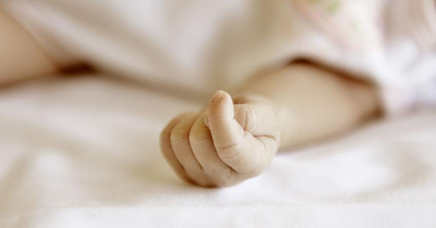 Lamentable: Guagua falleció de virus sincicial en San Antonio mientras esperaba cama hospitalaria