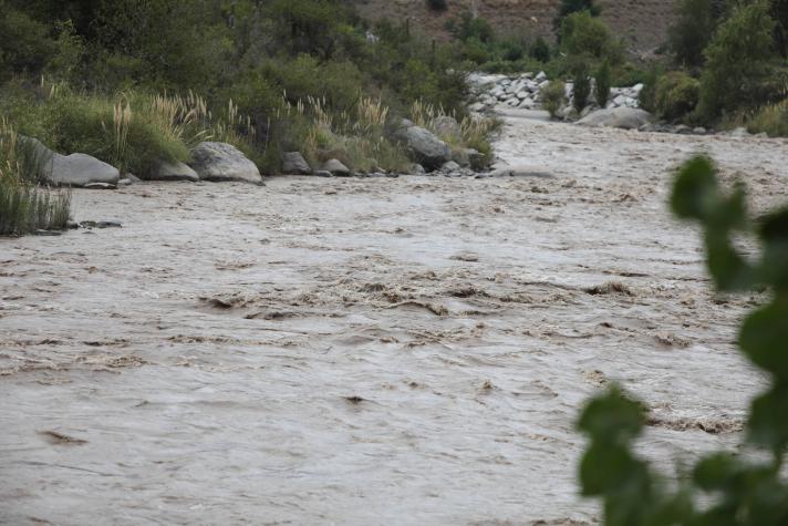 Reportan desaparición de dos jóvenes en el Cajón del Maipo