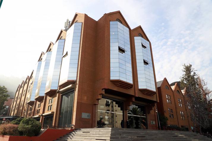 Canal 13 es el canal de televisión más valorado por los chilenos en 2023, según estudio de Cadem