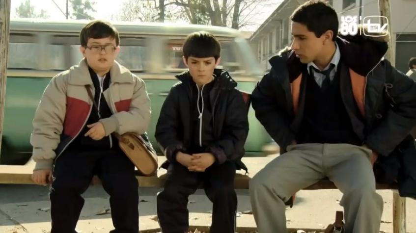 ¿Lo notaste? Antiguo logo de Canal 13 apareció en el retorno de "Los 80"