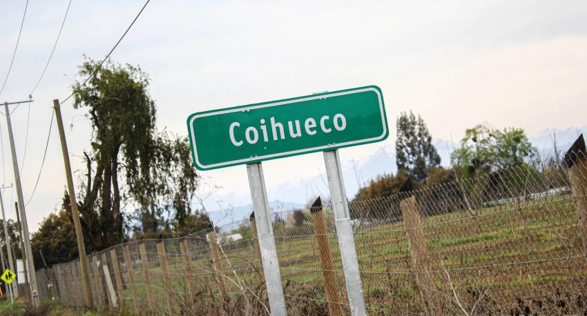 Río se llevó camino y amenaza a casas en Coihueco: dejó alucinante socavón