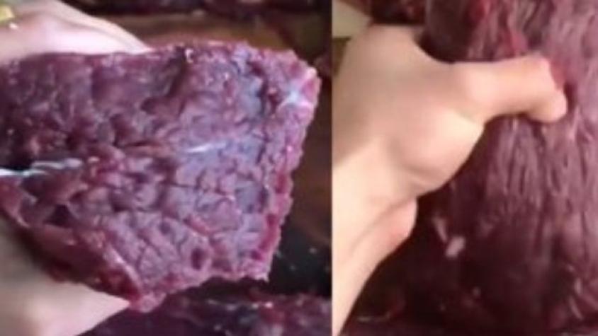 Pedazo de carne con "espamos" causa horror en redes sociales