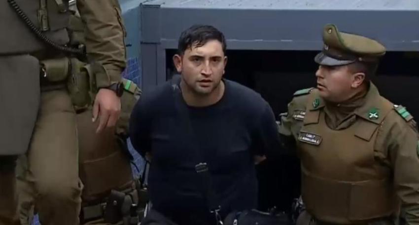 Hombre sacó un cuchillo en plena discusión por asiento en el Metro de Santiago