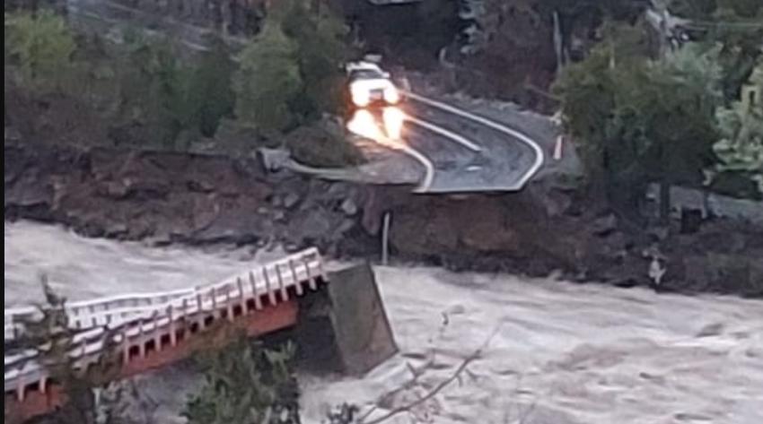 Puente de Río Ancoa se desmoronó en Linares: Senapred solicitó evacuar la zona