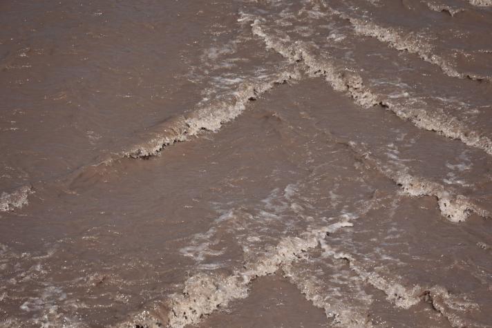 Río Mapocho se desbordó en comuna de Pudahuel: personas quedaron aisladas