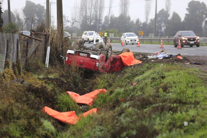 Accidente de tránsito dejó 8 fallecidos en Ruta 5 Sur: tres vehículos involucrados