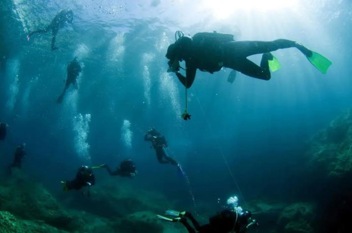 ¿Qué pasa con el cuerpo humano en las profundidades del océano?