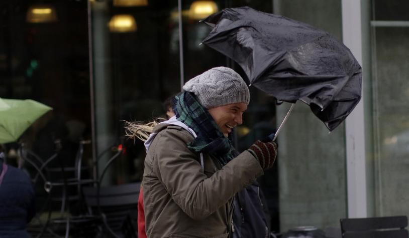 Fuertes vientos en Santiago: ¿Se adelantó el sistema frontal?