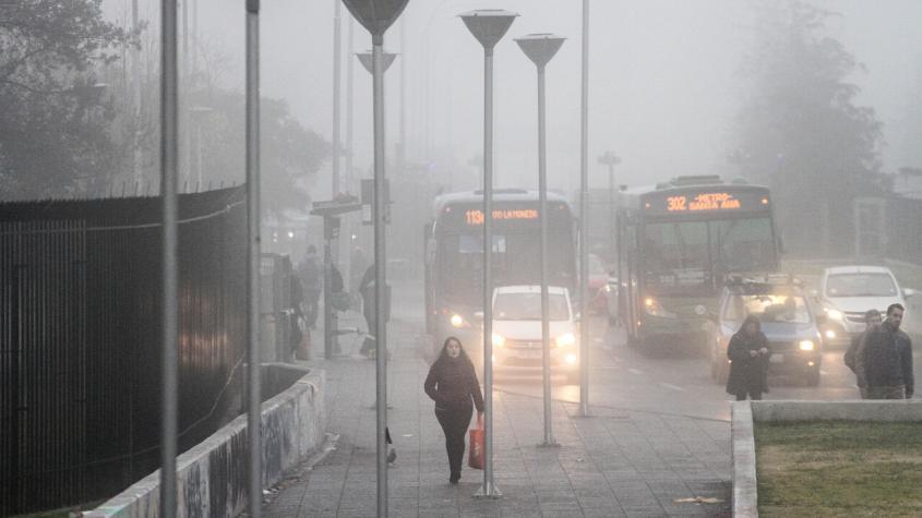 ¿A qué hora se disipará la niebla que afecta a Santiago?